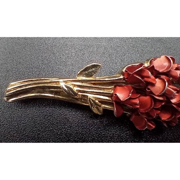 Red Rose Bouquet Brooch Pin Vintage DM 97 Gold Tone 2 Inch Flowers Accessory - Picture 6 of 16